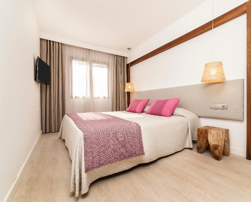 Insotel Club Tarida Playa Aparthotel 4*